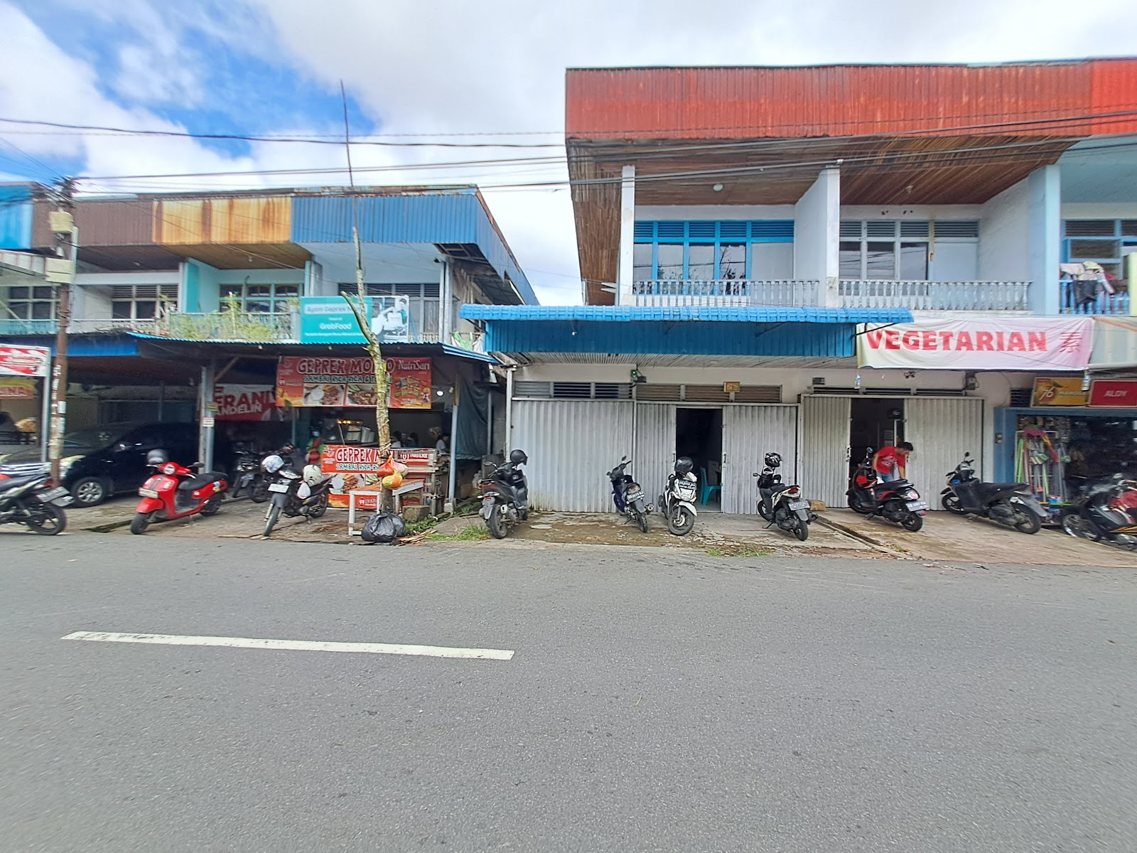 Ruko Pinggir Jalan