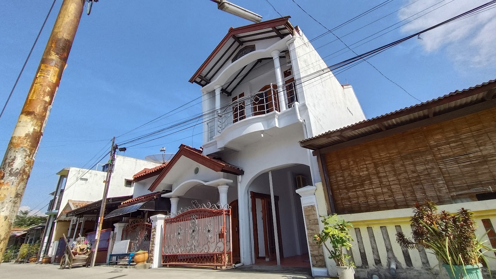 Rumah 2 Lantai, dijual cepat — foto 2