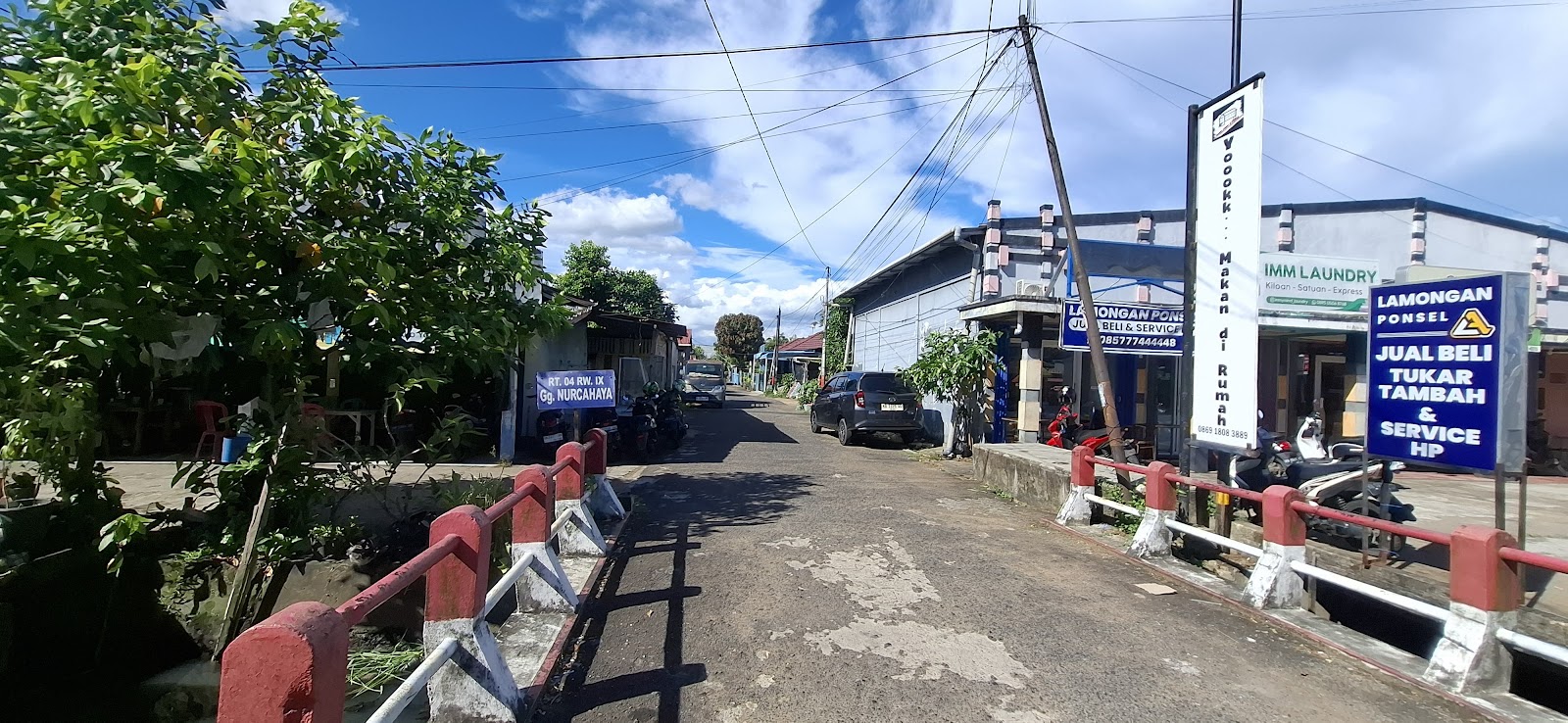 Rumah dan Kios Pinggir Jalan Raya — foto 4