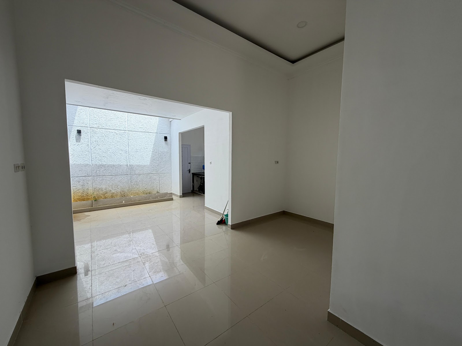 Rumah Siap Huni Kinan Mansion Pal 5Tipe 100 — foto 3