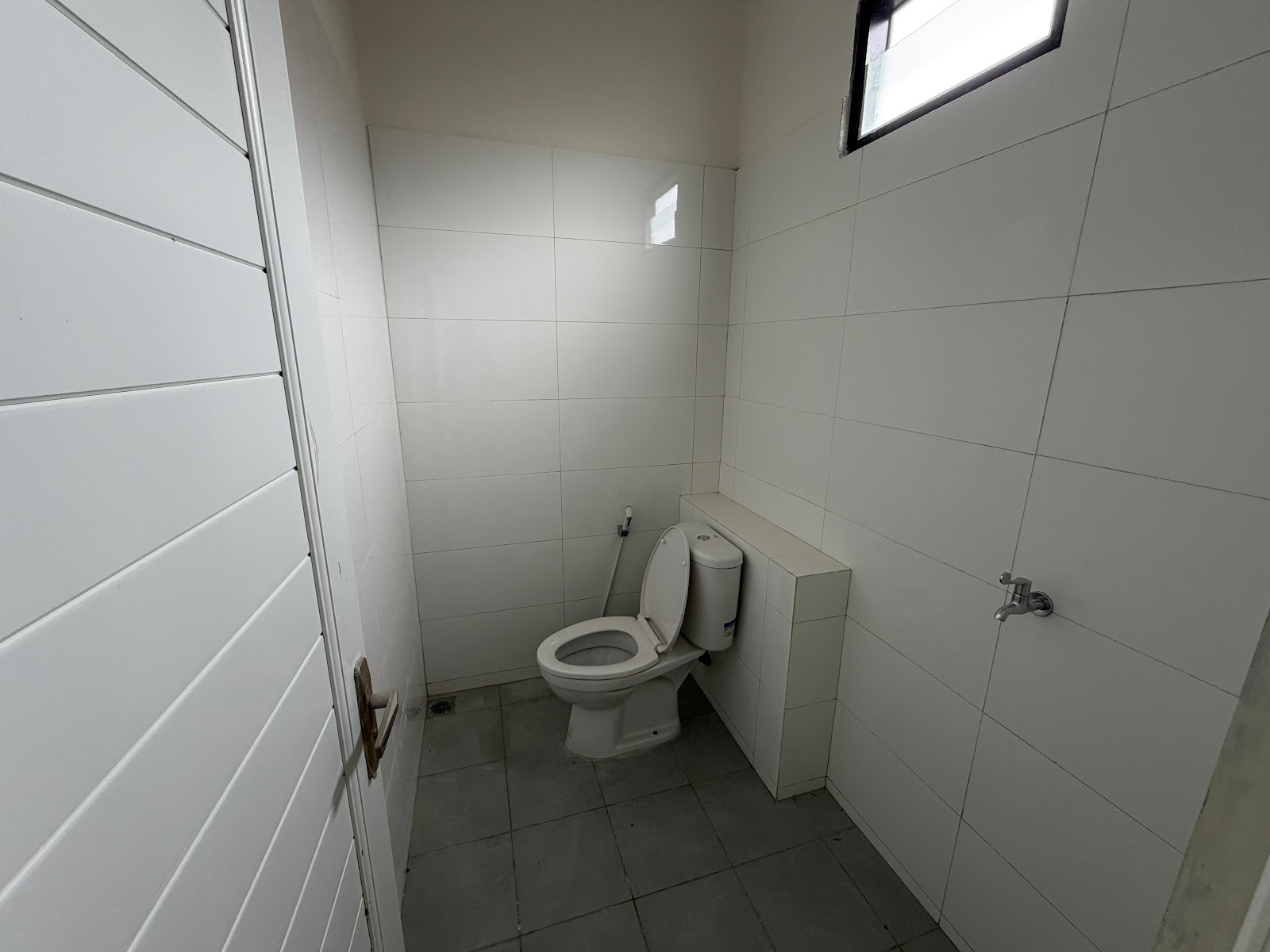 Rumah Siap Huni Kinan Mansion Pal 5Tipe 100 — foto 5
